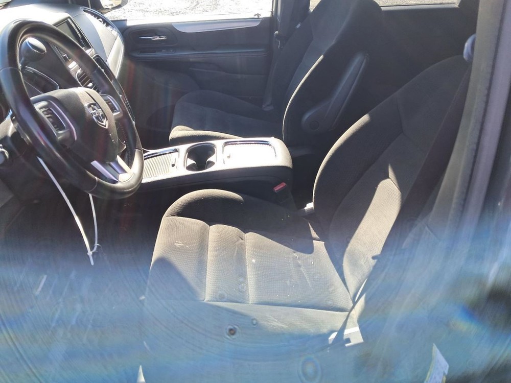 CARAVAN 2016 Glove Box 4822433