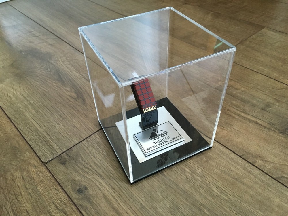Terminator T-800 CPU Brain Chip' Chip Prop Replica with Display Case
