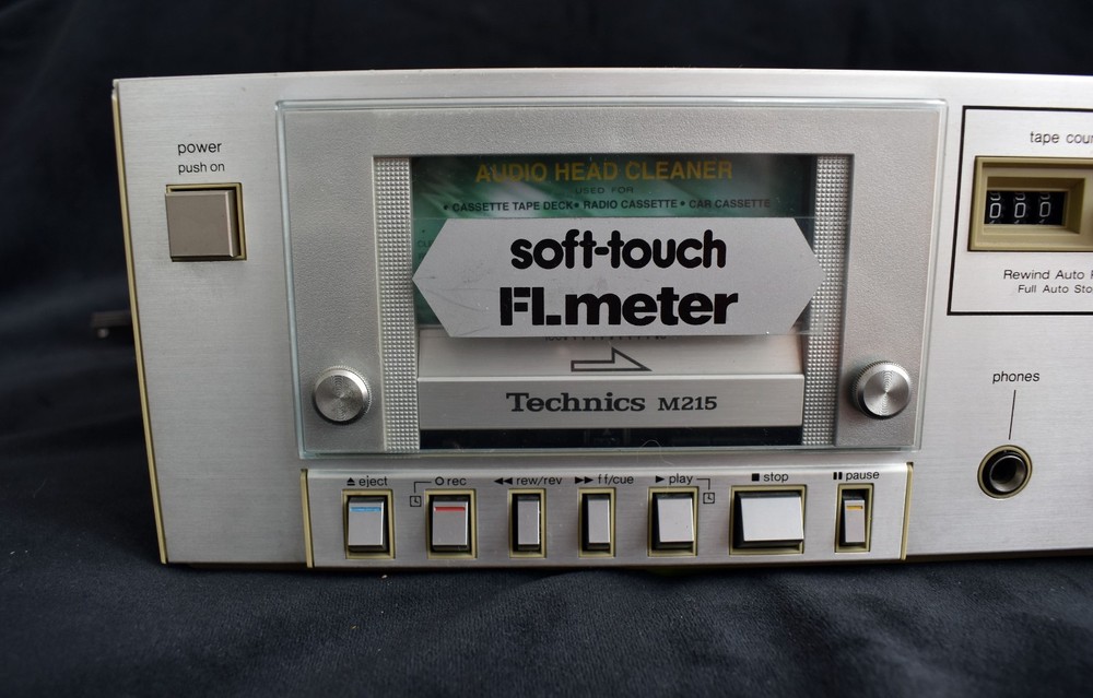 VINTAGE TECHNICS RS-M215 CASETTE PLAYER