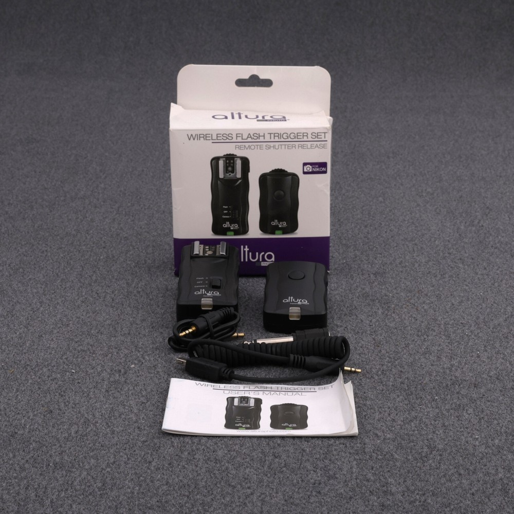 Altura Wireless Flash Trigger for Nikon DSLR Transmitter & Receiver Used Comple