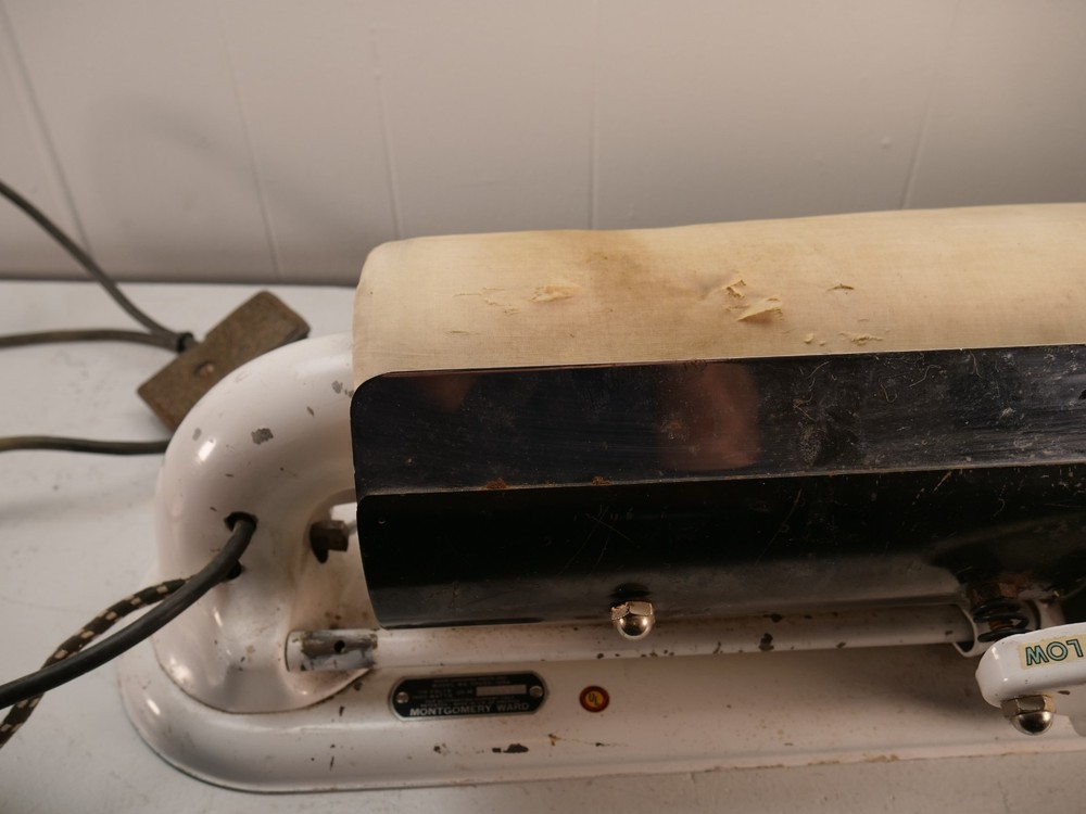 Vintage Montgomery Ward Rotary Iron Ironer UNTESTED