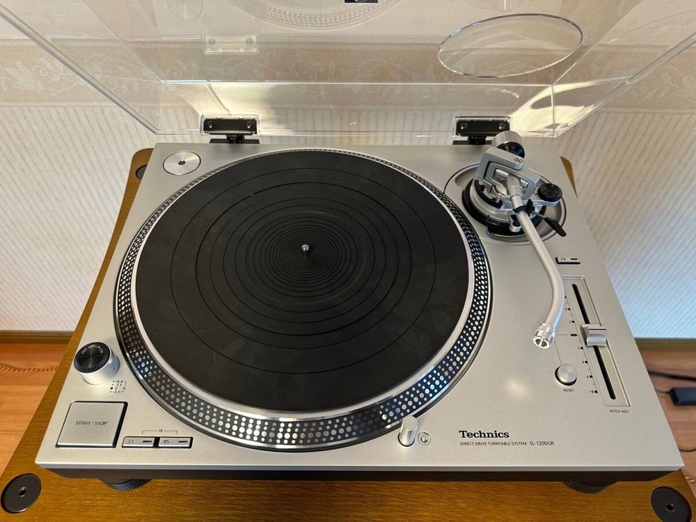 Technics SL-1200GR Silver Direct Drive Turntable System Record Player SL1200GR-S