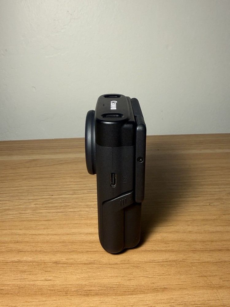 Canon PowerShot V10 Vlogging Camera With SD Card! Excellent, Working