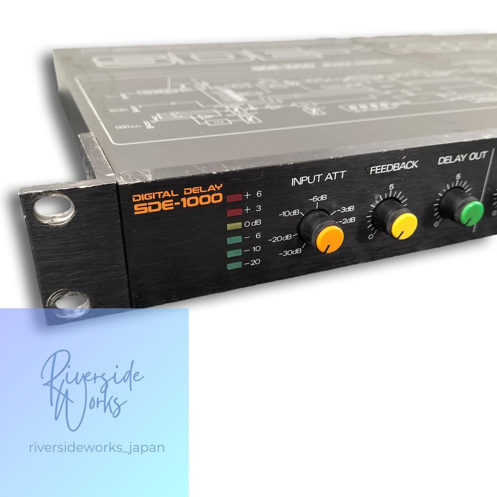 ROLAND SDE-1000 Digital Delay Unit