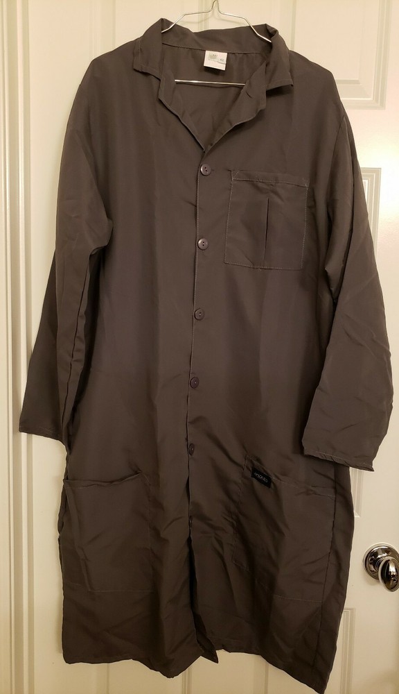🎉Lab Gown- size M 42