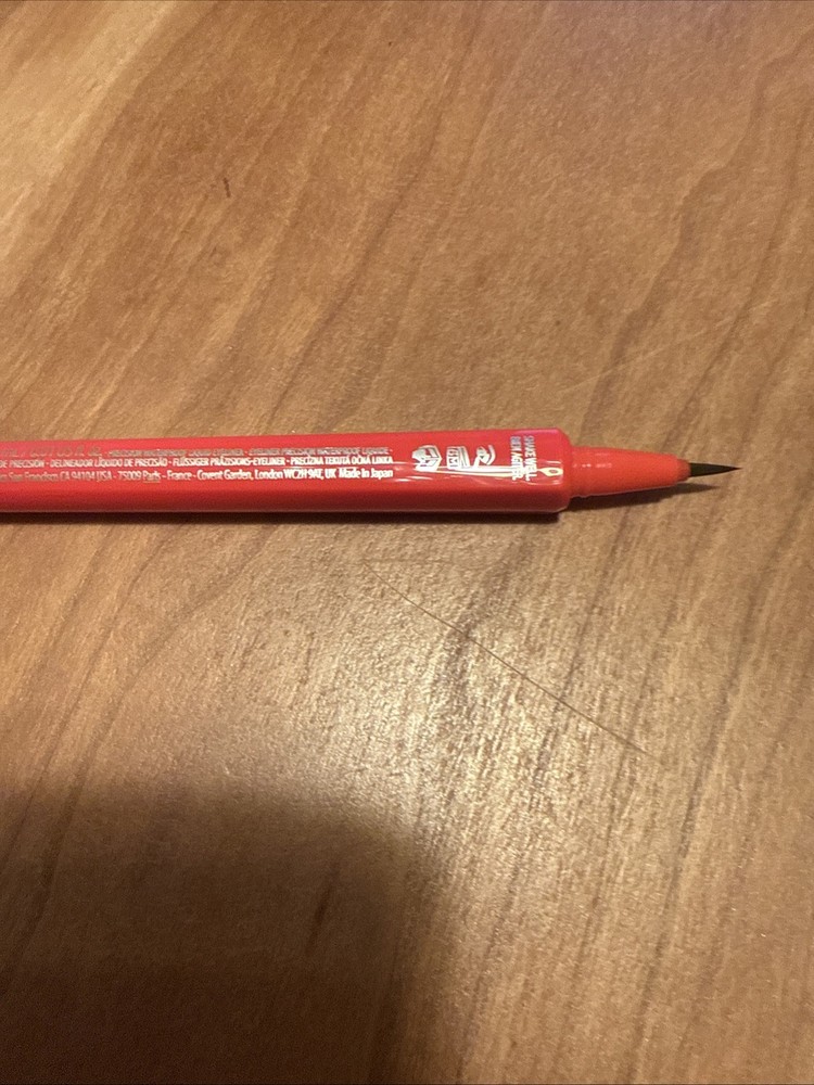 Benefit Extreme Precision Liner BROWN