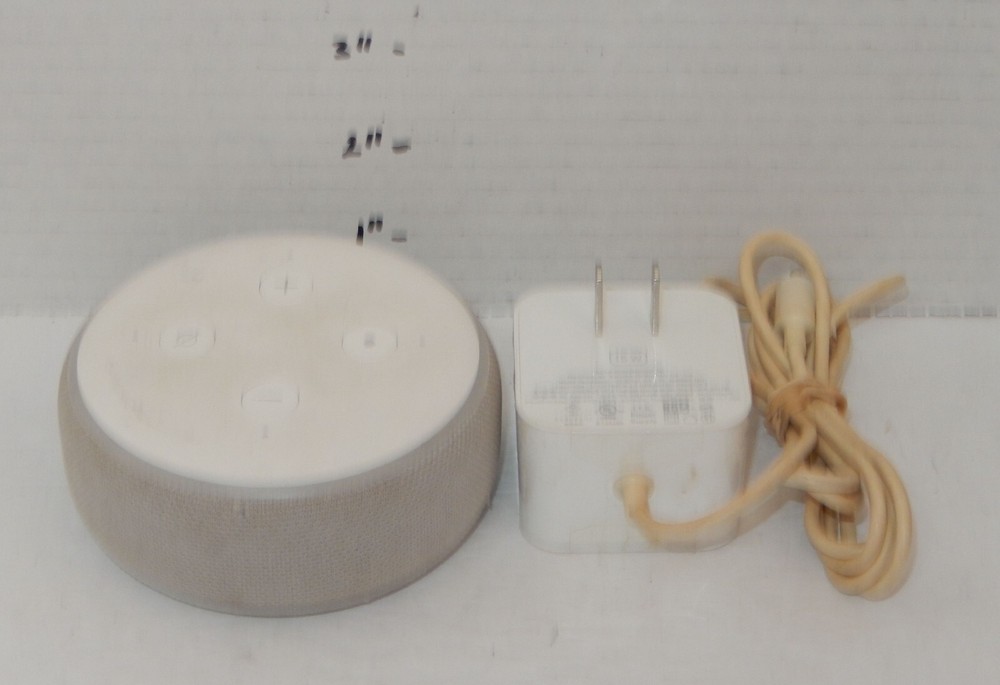 Amazon Echo Dot 3rd Generation Smart Speaker Sandstone D9N29T