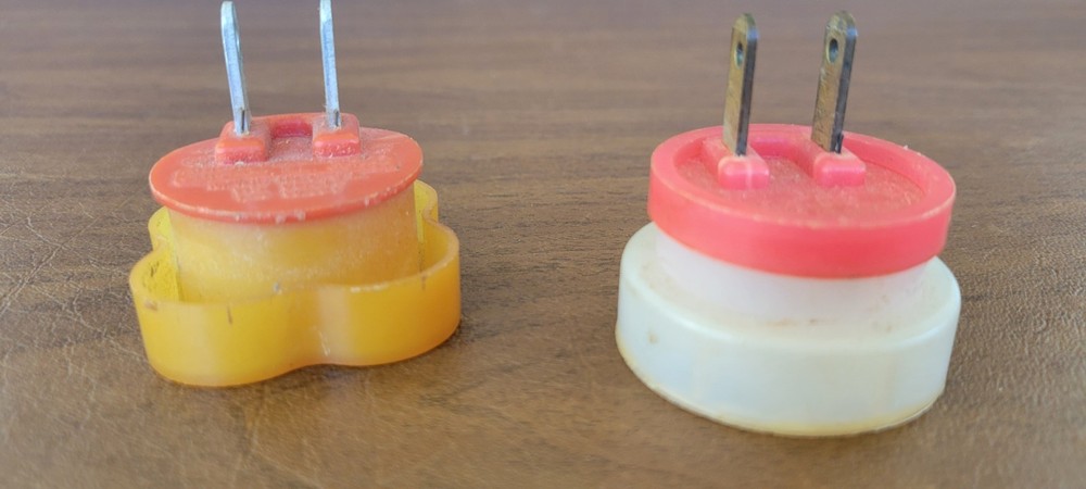 Vintage Plug In Night Lights - Both Work Great!