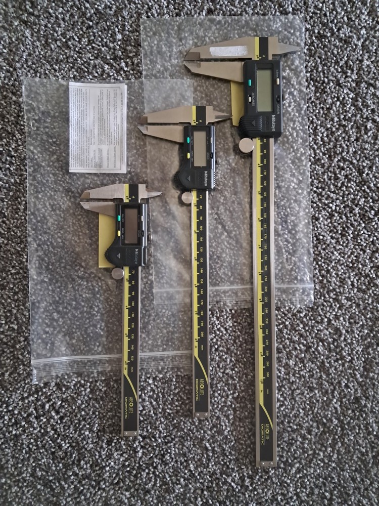 Mitutoyo Absolute Digimatic Digital Calipers Set 0-300mm Range 3 Pieces