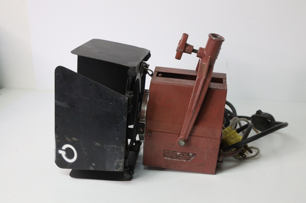 Mole Richardson 200watt Mini-Mole Type #2801 AKA Inkie