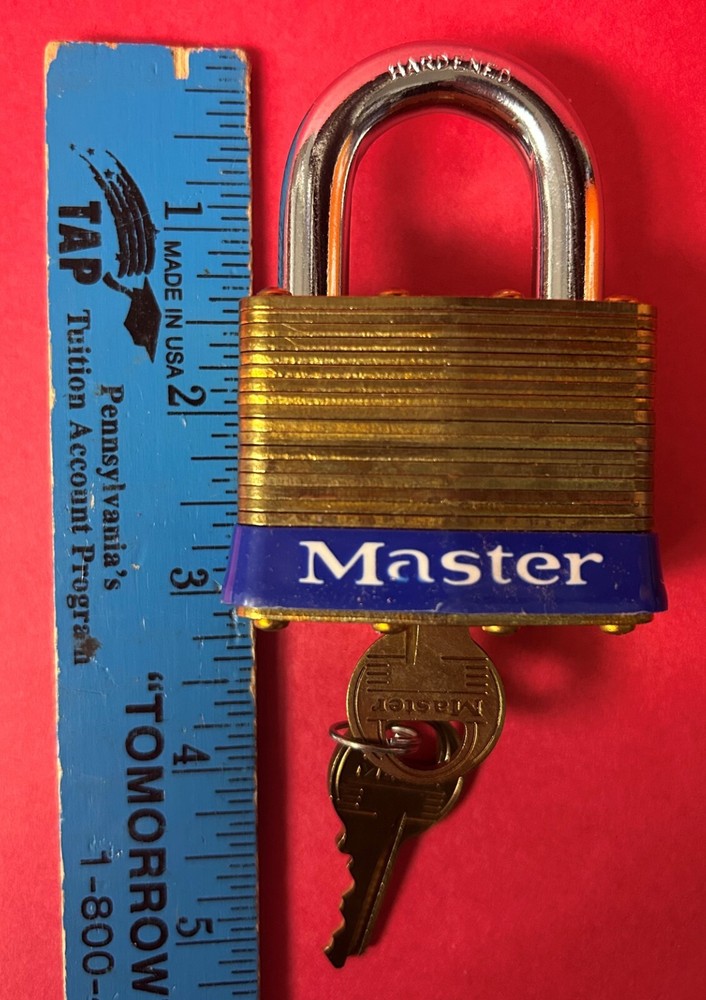 Vintage Master Lock No. 6 w/2 Keys (Keyed differently)