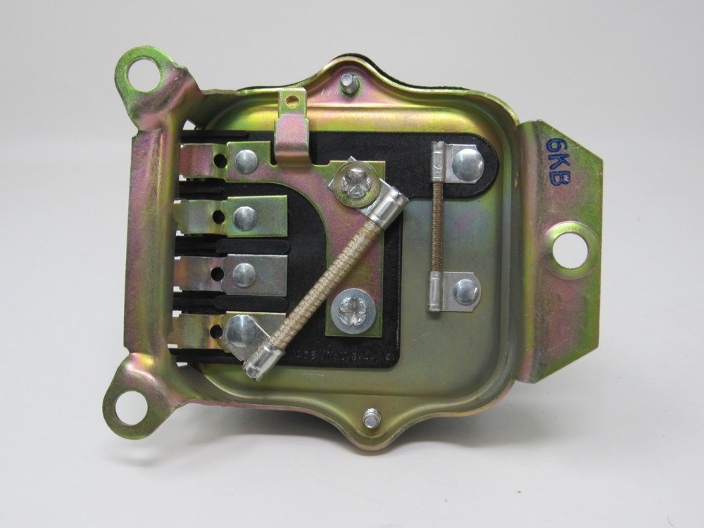 Carquest Replacement Voltage Regulator SL1038CQ Engine Controls