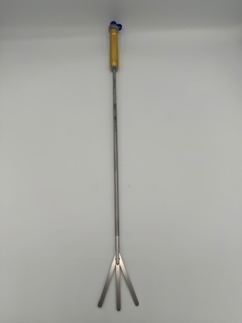 V. Mueller Fan Retractor, Rigid Three-Finger LA8410