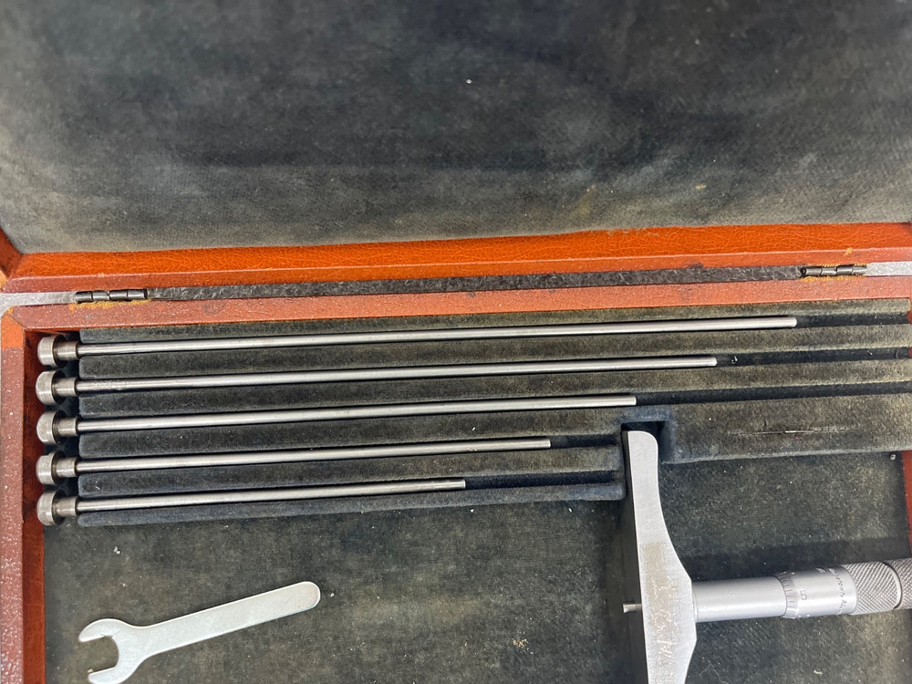 Brown & Sharpe 608 Depth Micrometer Gauge with 5 Interchangeable Rods