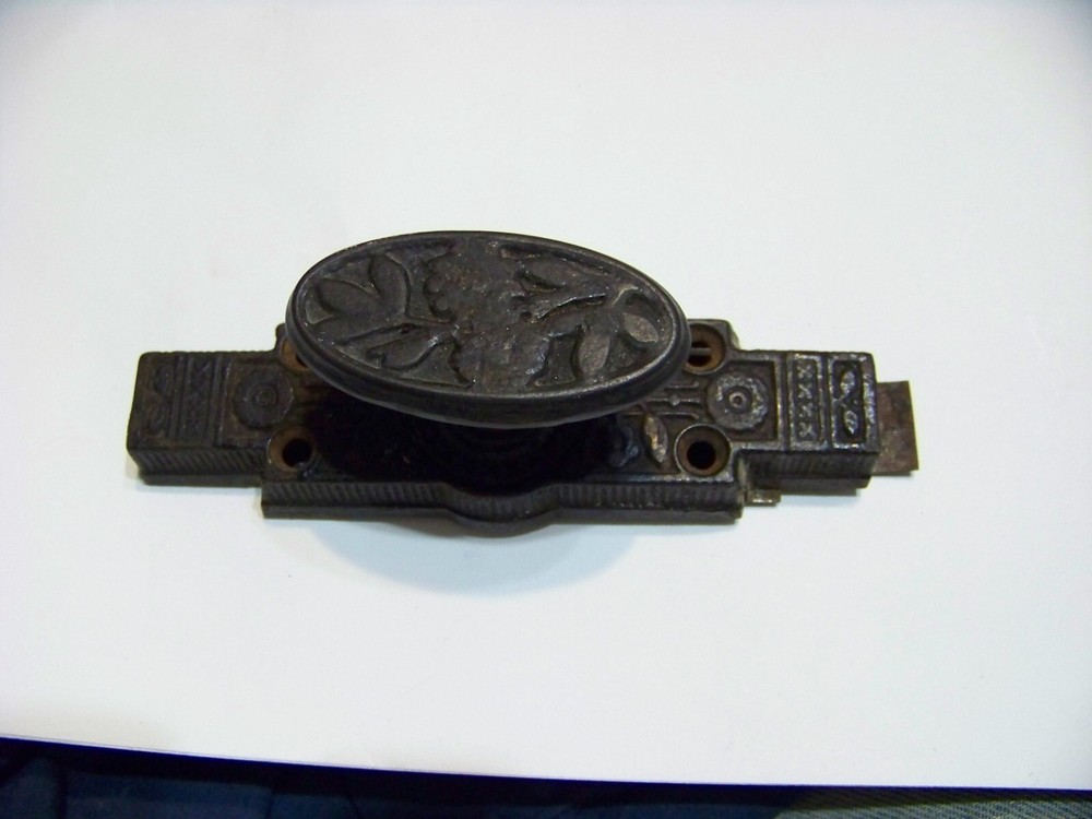 Vintage cast Iron Art Deco knob latch flower leaf pattern Hardware