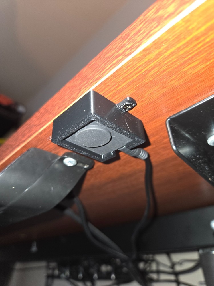 Displayport 2x2 KVM Switch Under-Desk Mount