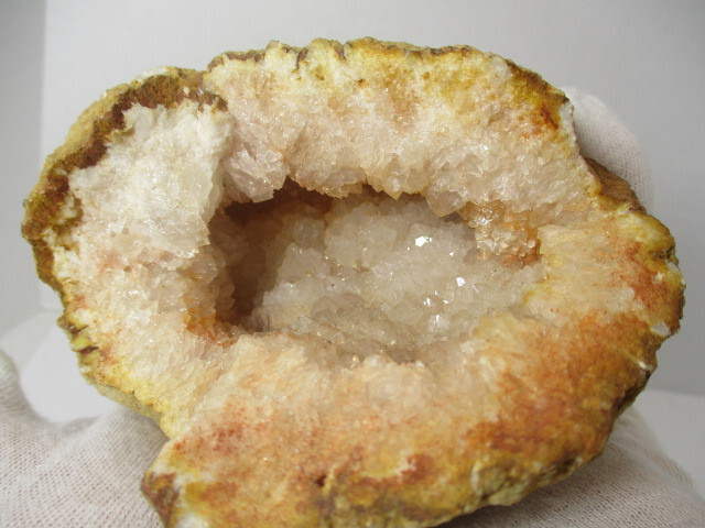 GEODE / AGATE Stone Cracked Open Display Nice Colors Crystals 4" Across 3" Tall