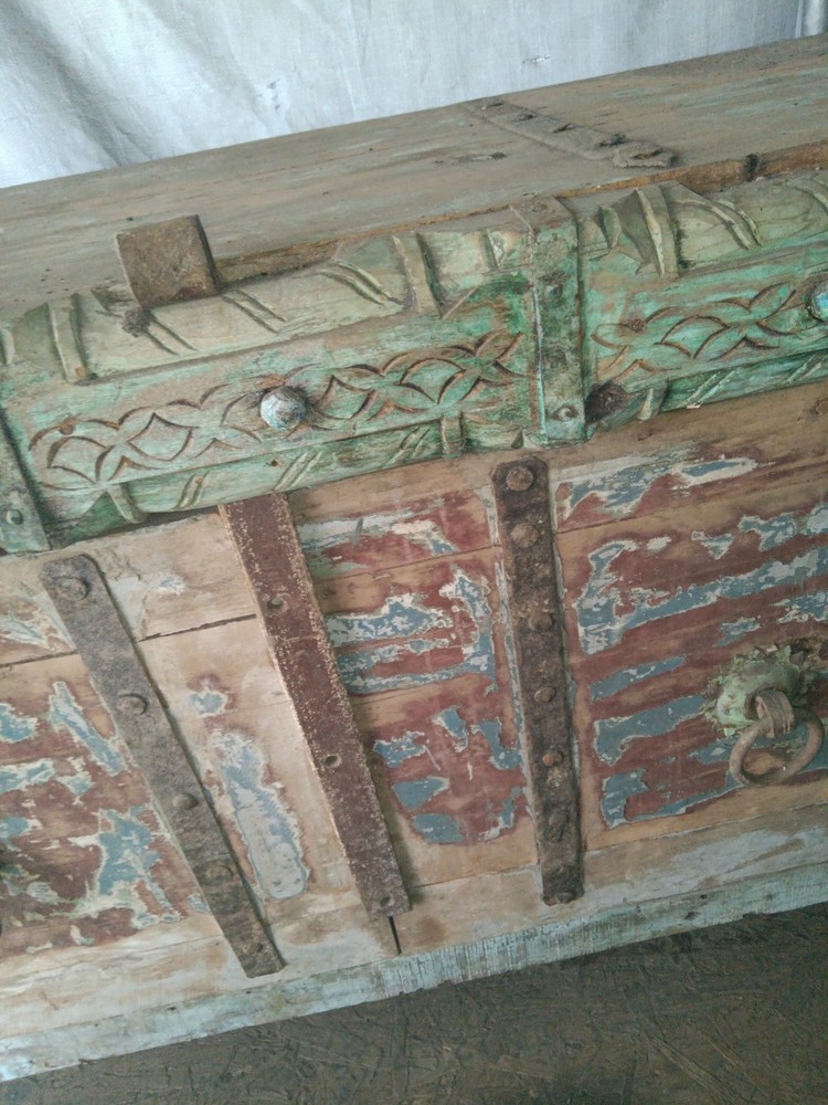 Vintage Trunk/ Buffet Table