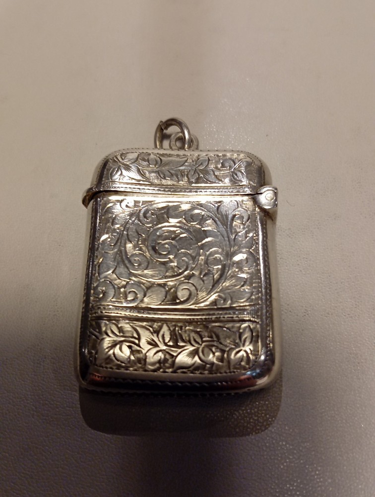 SOLID SILVER VICTORIAN VESTA CASE BIRMINGHAM CIRCA 1880 HALLMARKED.