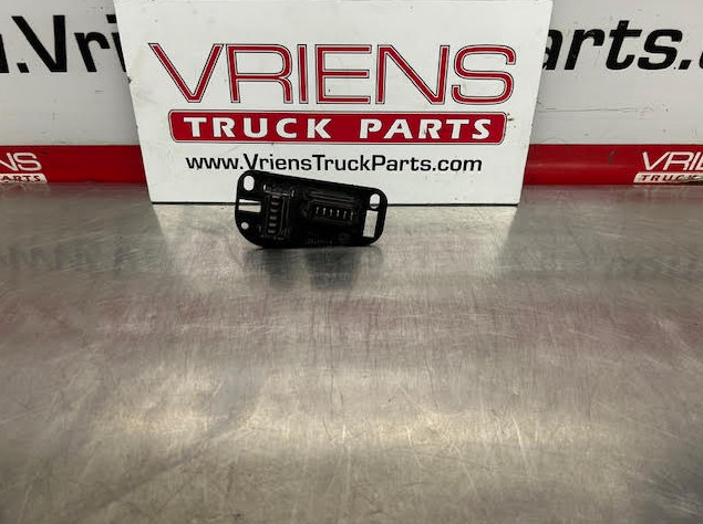 PETERBILT S11-6052 BRACKET-SWITCH RH STL
