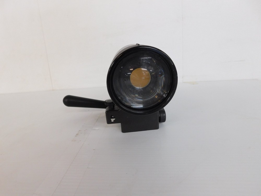 ^^ LOWEL PRO POWER LED DAYLIGHT (SLJ37)