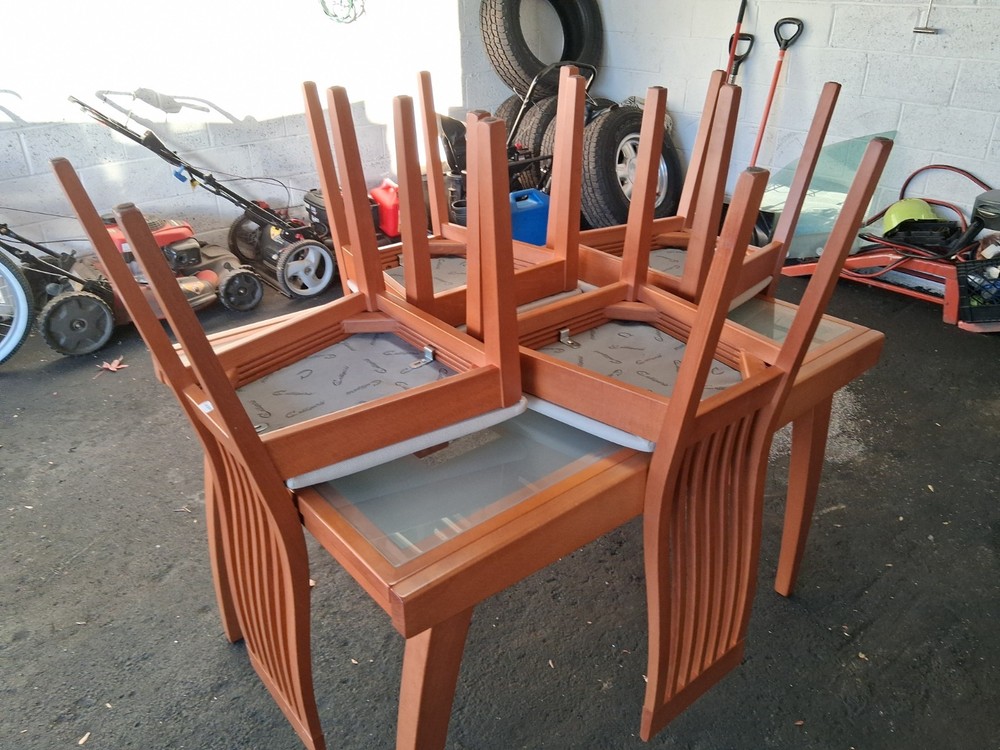 Nice & Smooth Light Brown Table With Matching Chairs