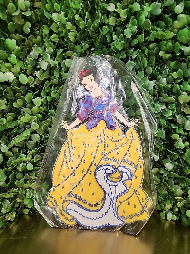 9" Snow White Foam Picture Doll