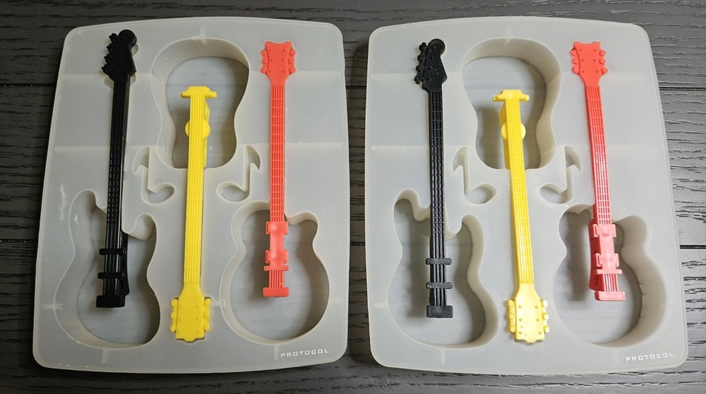 2 Guitar Ice Cube Trays Popsicle Molds EUC