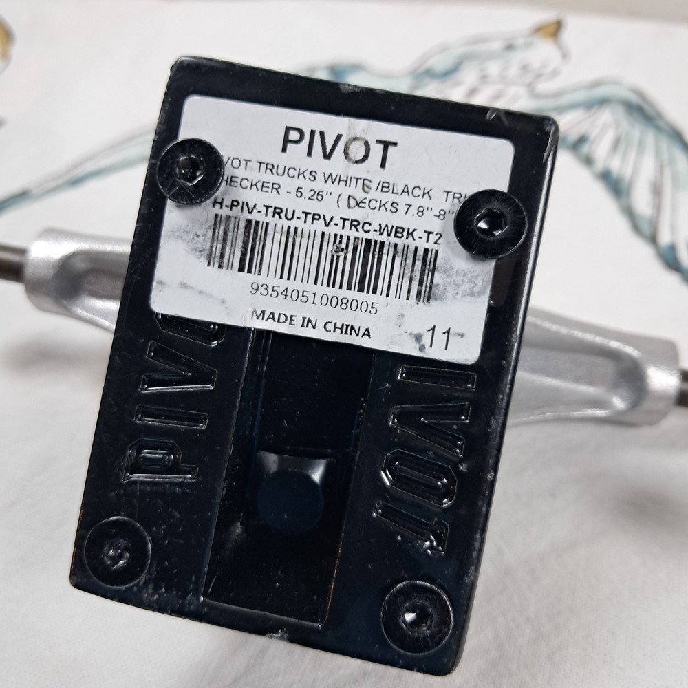 7.75" Pivot Skateboard Trucks Set With Hardware