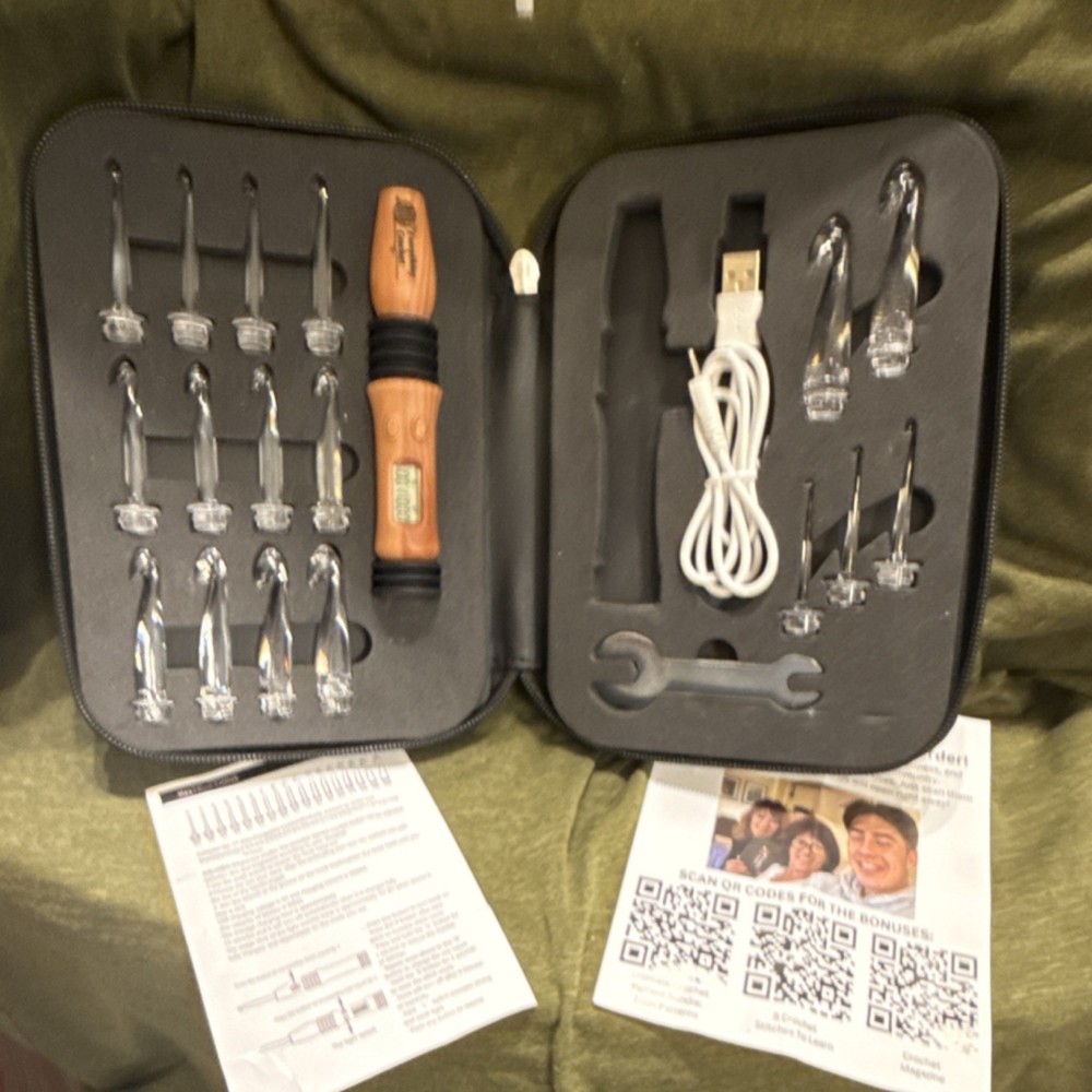 Everything Crochet Lighted Crochet Hook Set with Accessories and Case
