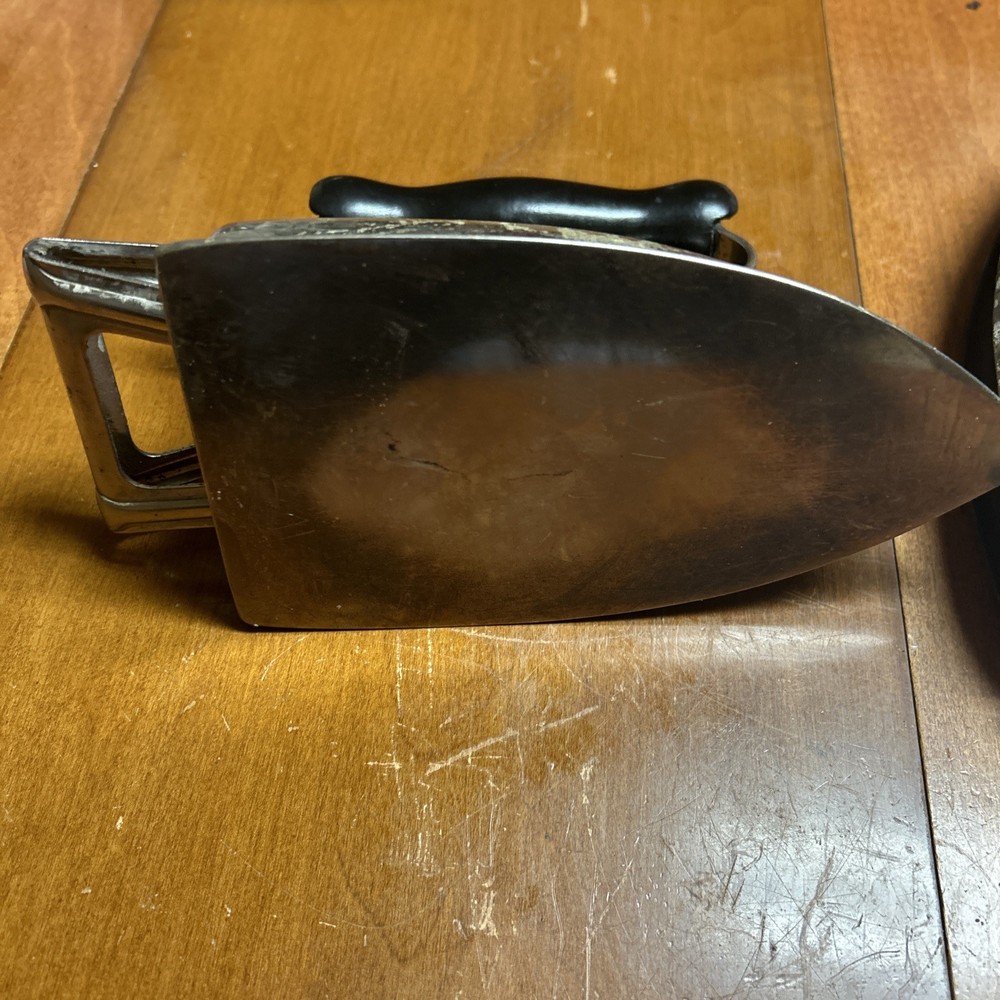 VINTAGE Westinghouse Automatic Iron with base!