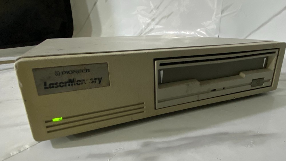 Pioneer 654MB DE-SH7101 External Optical Disk Drive System