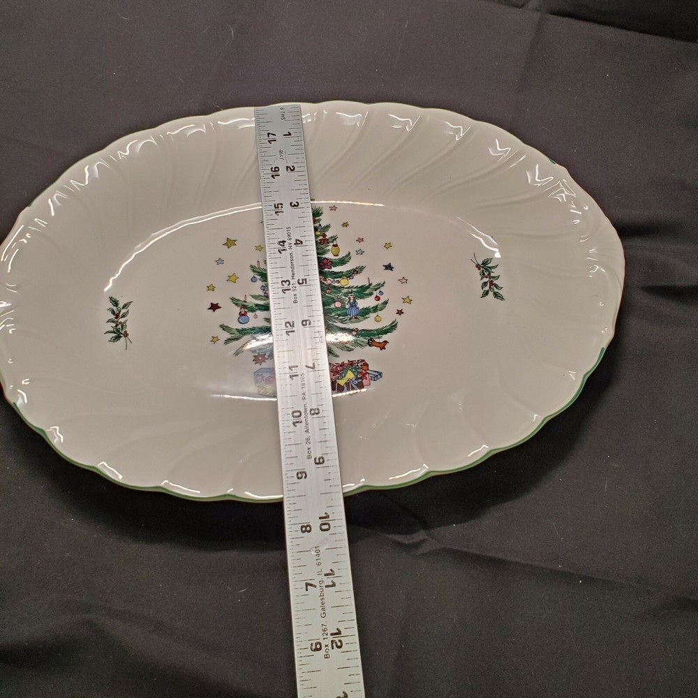 Nikko HAPPY HOLIDAYS 14" Oval Serving Platter