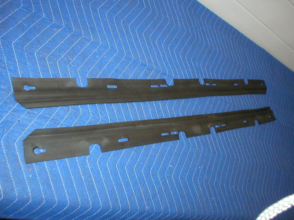1982-92 Camaro Firebird INTERIOR RUBBER LOWER DOOR PANEL SWEEPS SEALS GM