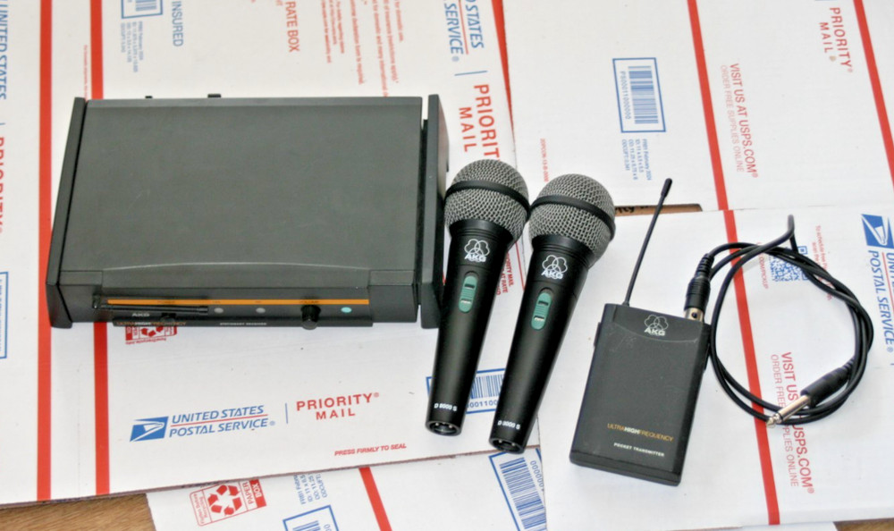 A.K.G WIRELESS SET DW1000 (SEE BELOW)