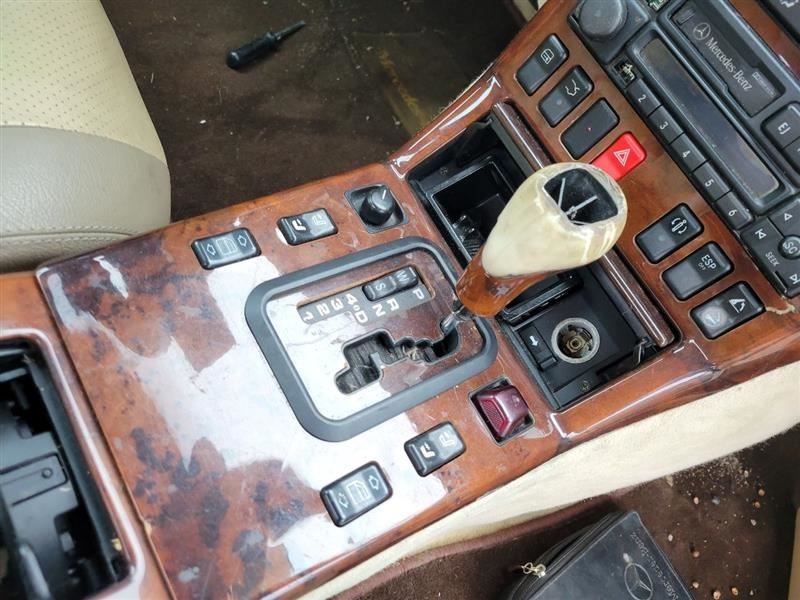 SL600     1998 Front Door Switch 558920