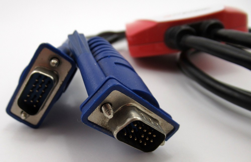 Encore Electronics USB 2-Port USB KVM Switch with Cables - ENKVM-USB