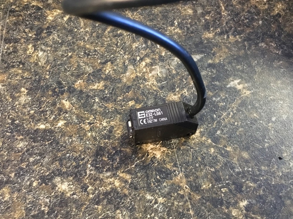 Omron E3Z-LS61 Rectangular Diffuse Photoelectric Sensor (KB)