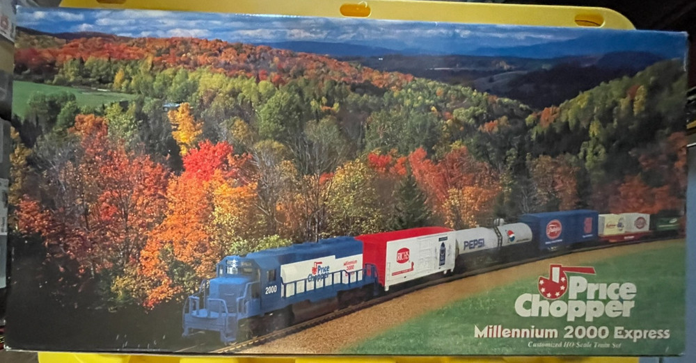 IHC HO - Price Chopper Millenium 2000 Express - Train Set