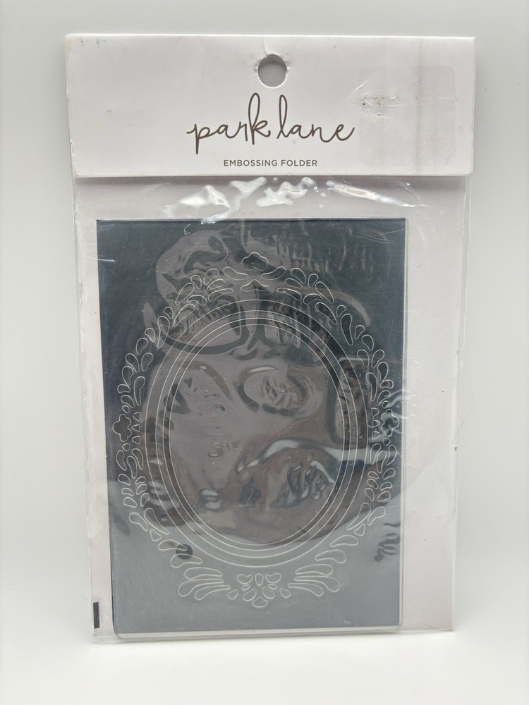 Park Lane ~ Embossing Folder ~ Oval Frame Design 5x7 New