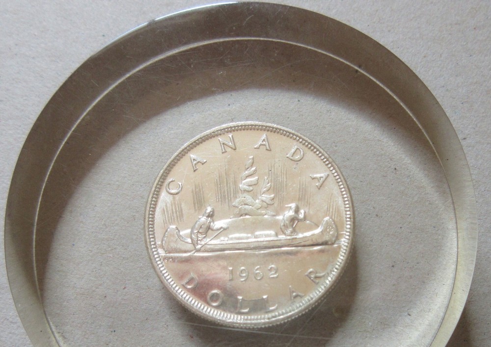 1962 Canada Silver Dollar Coin In Acrylic Display UNC $1