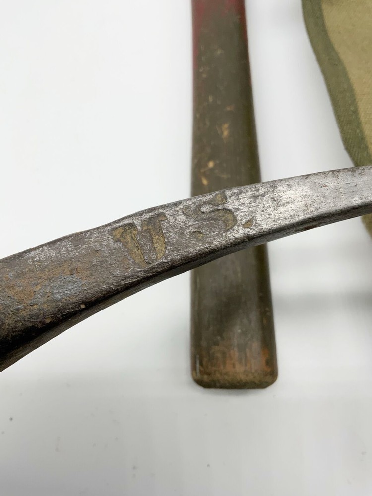 WWII US ARMY Pick axe & sheath
