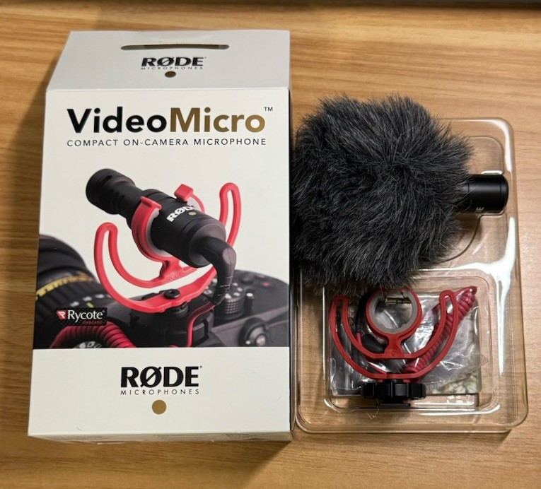 Sony α6100 Camera Bundle: Lens, Rode Microphone, GP-VPT1 Grip, Tripod, Charger