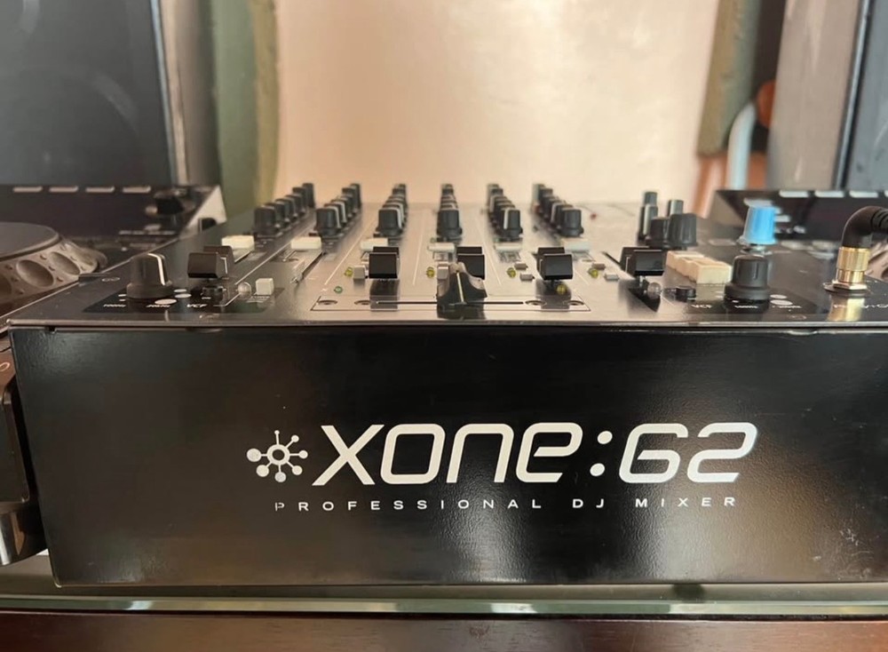 ALLEN & HEATH XONE:62 Analog Mixer