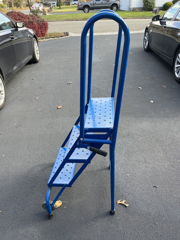 BALLYMORE  3  STEP FOLDING LADDER