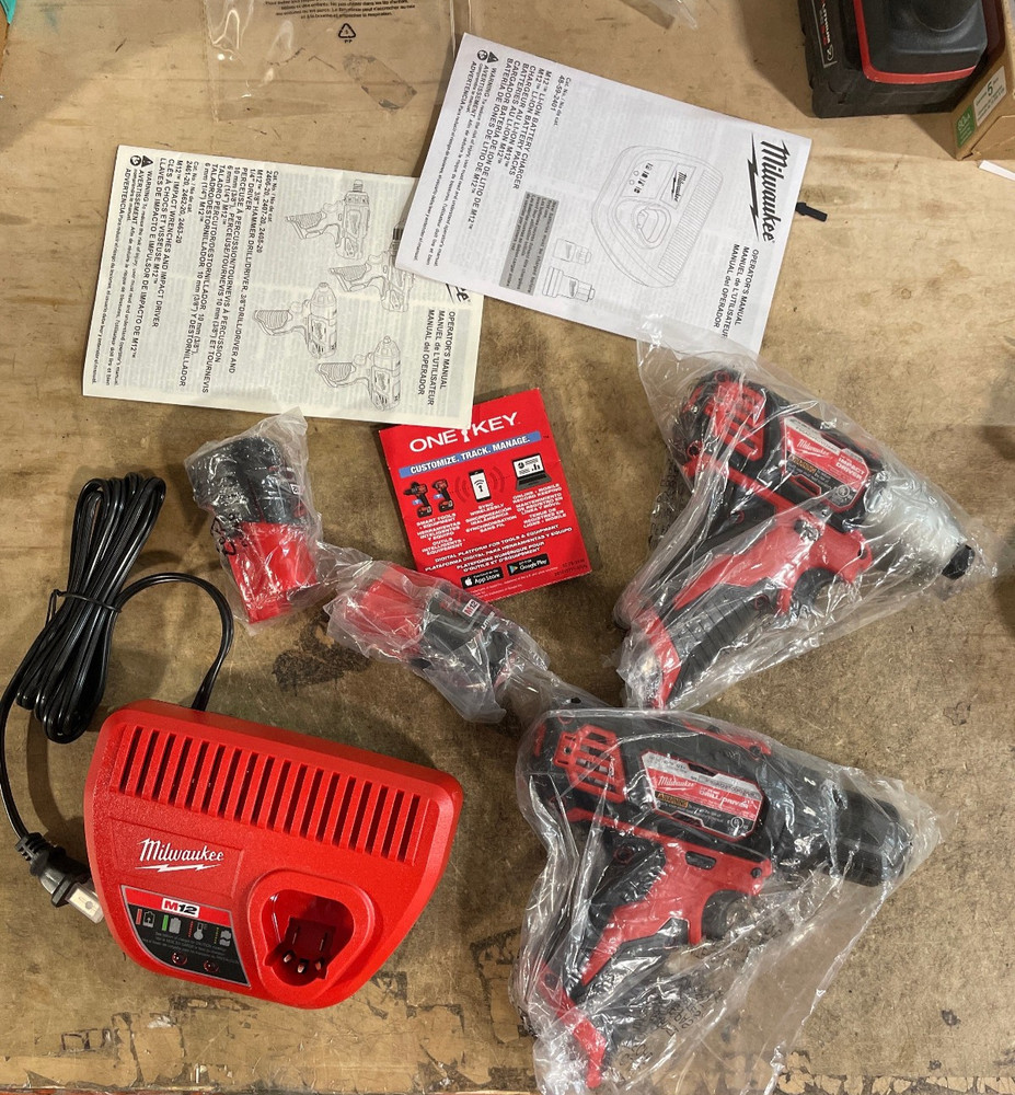 Milwaukee 2494-22 M12 Cordless 2-Tool Combo Kit