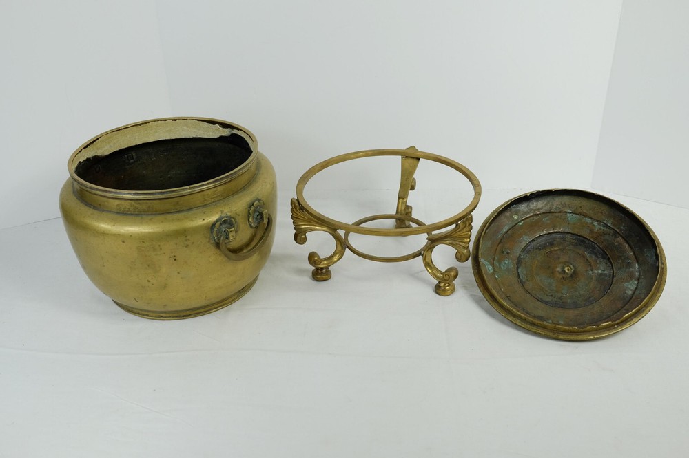 Brass Large Couldron Pot w/ Lid & Stand