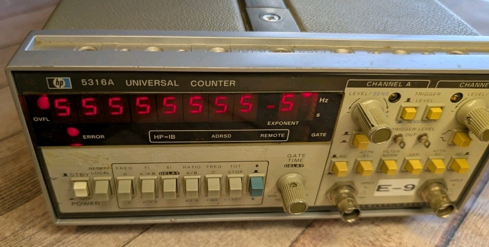 HP 5316A Universal Counter Powers On