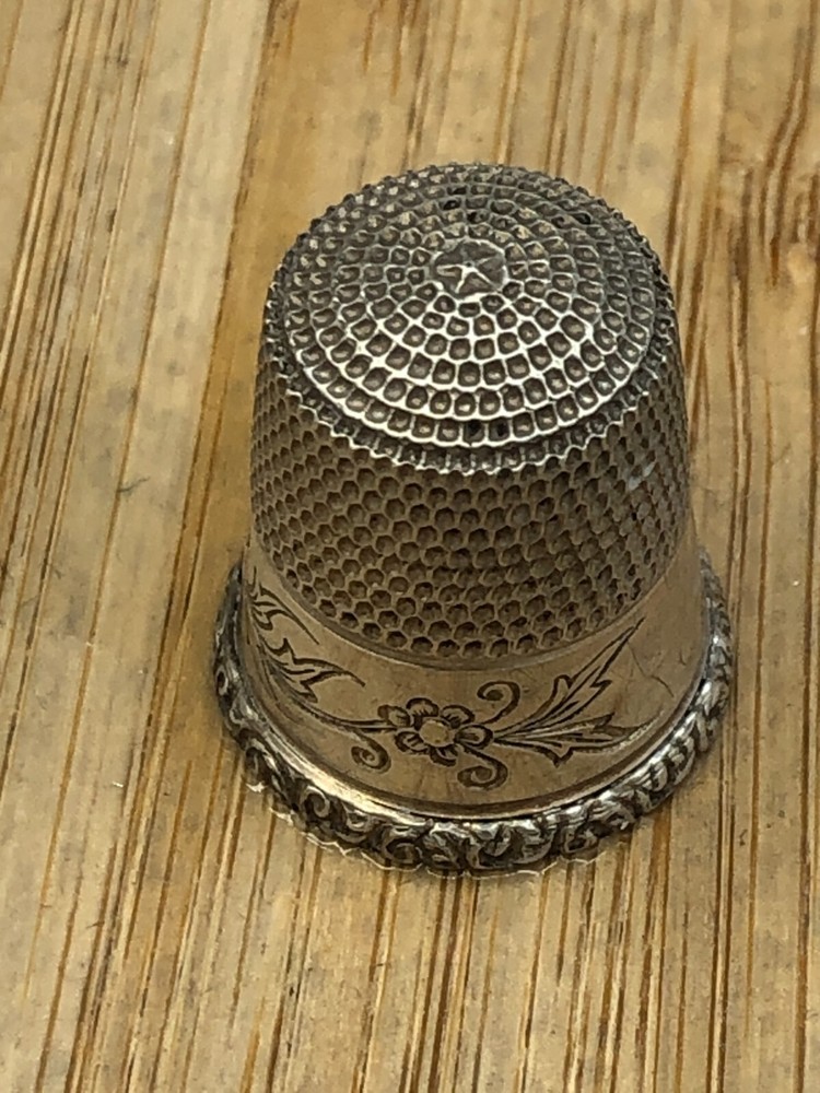 Vintage Sterling Silver Thimble, size 11 with pretty vine pattern