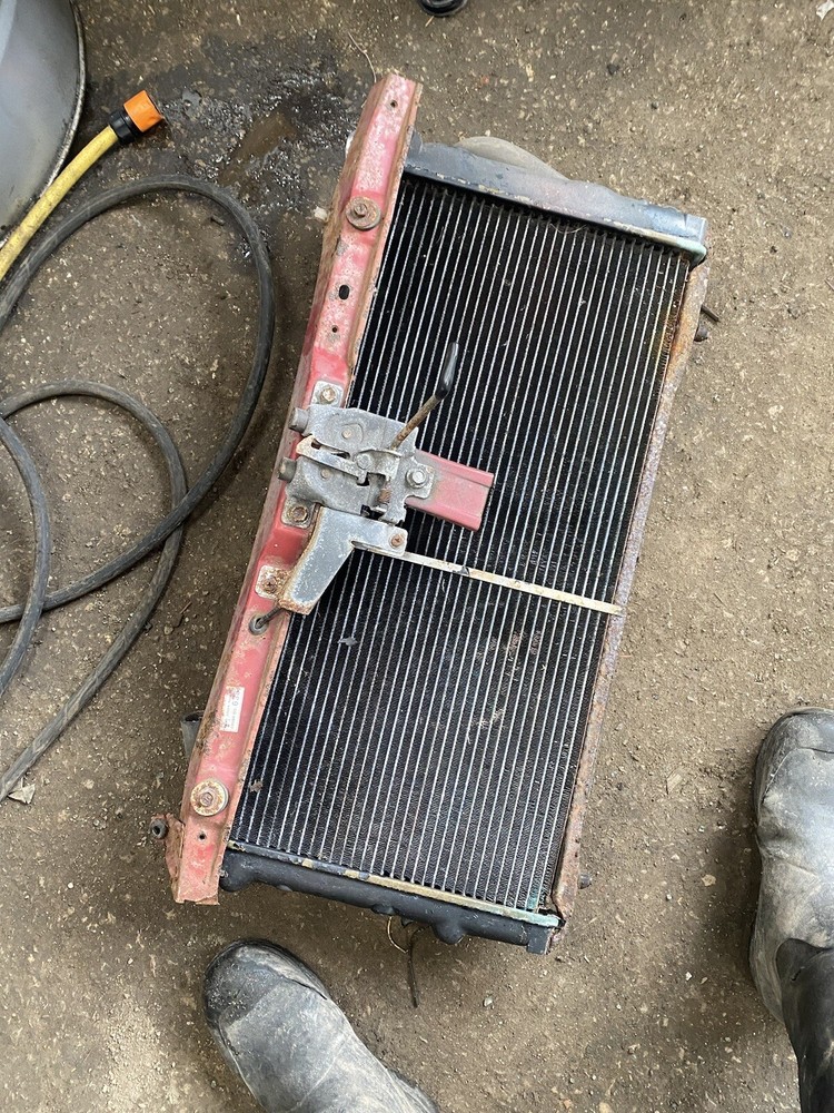 Subaru xt 1985 radiator complete